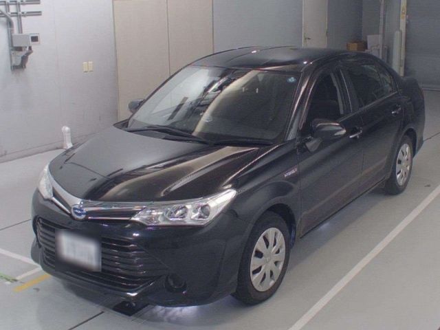 36595 Toyota Corolla axio NKE165 2015 г. (CAA Chubu)